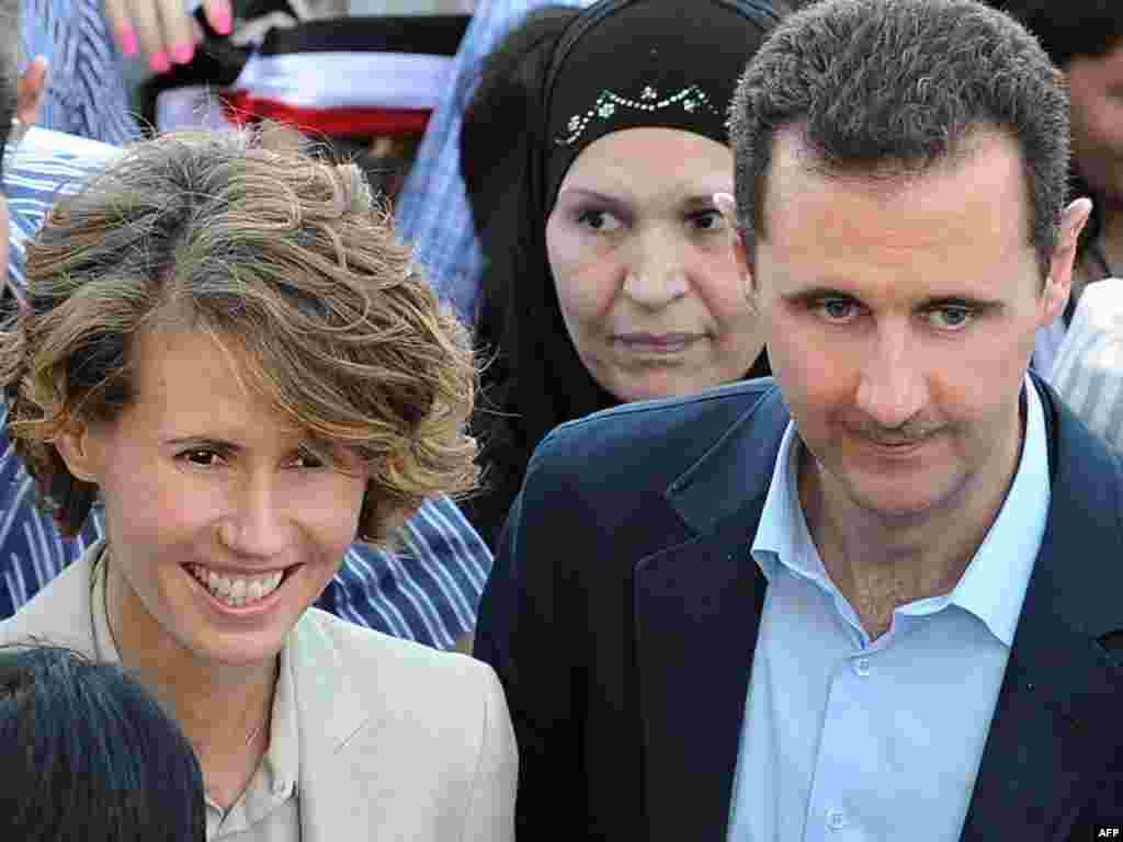 Сириянын президенти Башар ал-Асад жубайы менен 