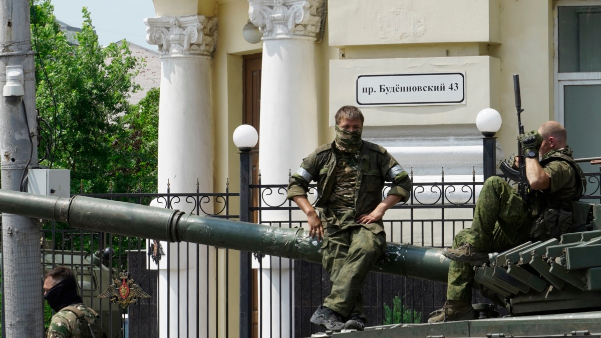 СМИ в Ростове-на-Дону сообщили о взрыве в районе штаба военного округа