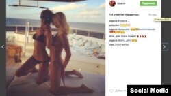 Жонка Ігара Сечына Вольга зь сяброўкай на шыкоўнай яхце.