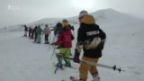 Нарын: карды жөө таптап, лыжа тепкен окуучулар