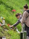 Grieving Families Hit With Expensive Funerals In Overcrowded Ukrainian Cemeteries GRAB 1