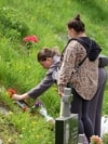 Grieving Families Hit With Expensive Funerals In Overcrowded Ukrainian Cemeteries GRAB 1