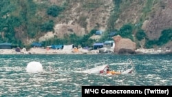 Буксировка затонувшего судна, мыс Фиолент, Севастополь. 30 июля 2021 года