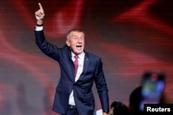 Лідер партії ANO Андрей Бабіш після оголошення попередніх результатів парламентських виборів у Празі, Чехія, 4 жовтня 2025 року