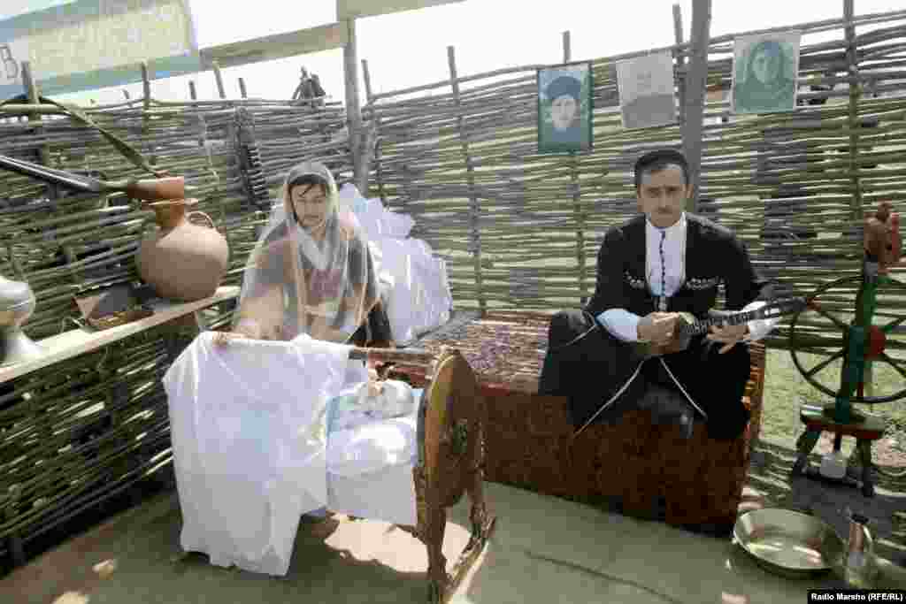 "Хьалхара нох тасар" цIе йолу даздар фолклоран дезаде а хилла, дIахIоьттира Нохчийчохь. Шелан кIошт, БелгIатан эвлайист.&nbsp;Ирсе доьзал.