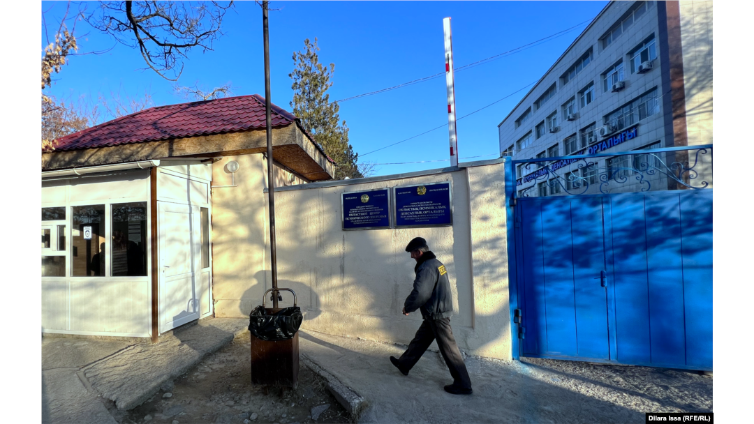 Күйеуімнің кискасын жалап тұрған үйдегі порно фотолары