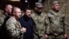Президент Володимир Зеленський з військовими на передовій у Донецькій області. 18 вересня 2025 року 