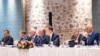 Стамбұлдағы келіссөзге қатысып жатқан ресейлік делегация, 