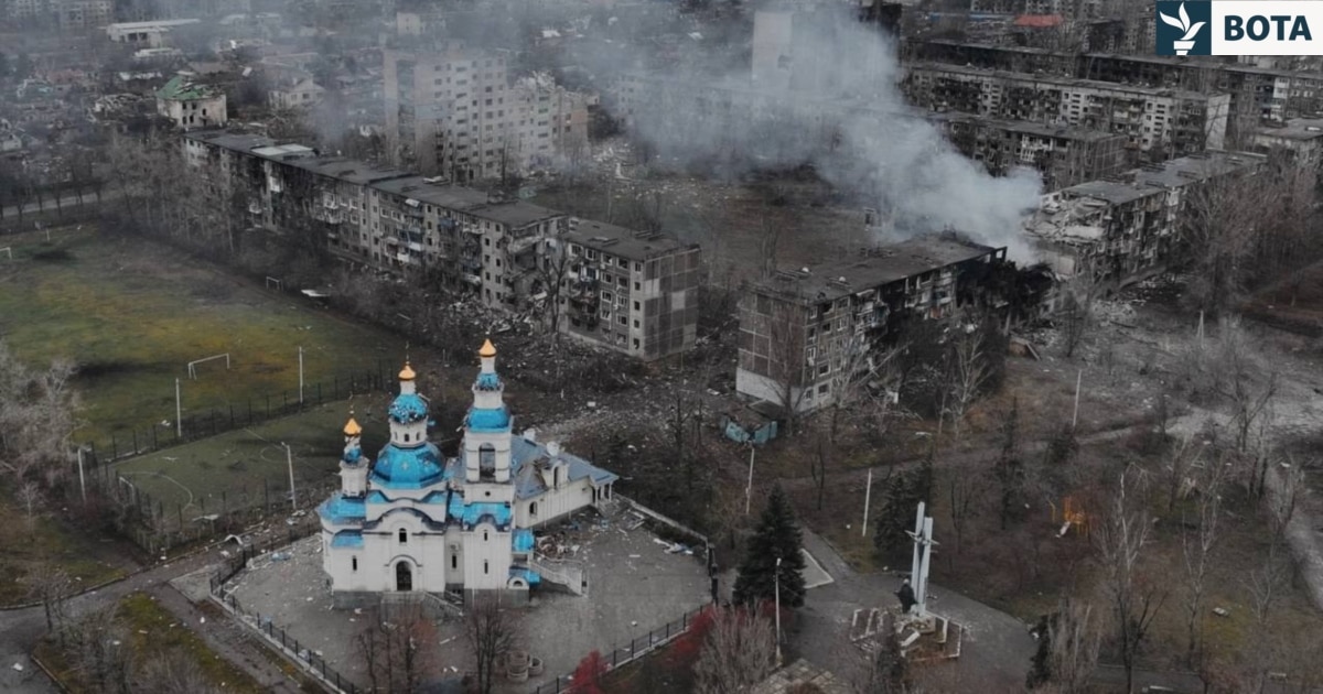 Ukraina godet rafineritë ruse  por vija e frontit mbetet e përgjakshme