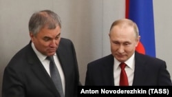 Russia -- Russian State Duma Chairman Vyacheslav Volodin (L) and Russia's President Vladimir Putin