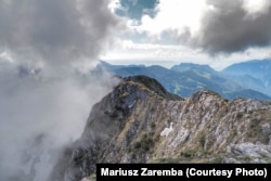 Maja e Hajlës, e fotografuar nga Mariusz Zaremba.