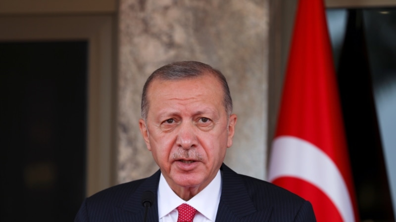 Erdogan infektohet me koronavirus