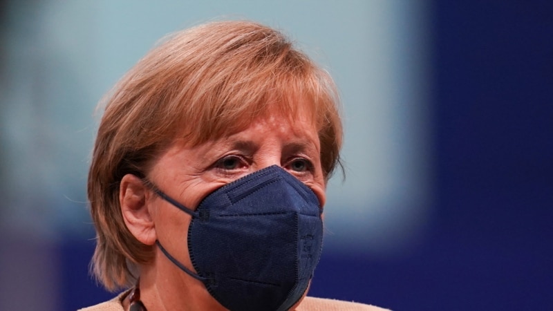 Merkel pozvala nevakcinisane osobe da preispitaju odluku