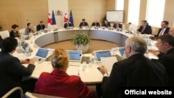 Объединенное заседание двух парламентских комитетов, судя по всему, стало ответом на попытку парламентской оппозиции завтра провести заседание парламента в Кутаиси