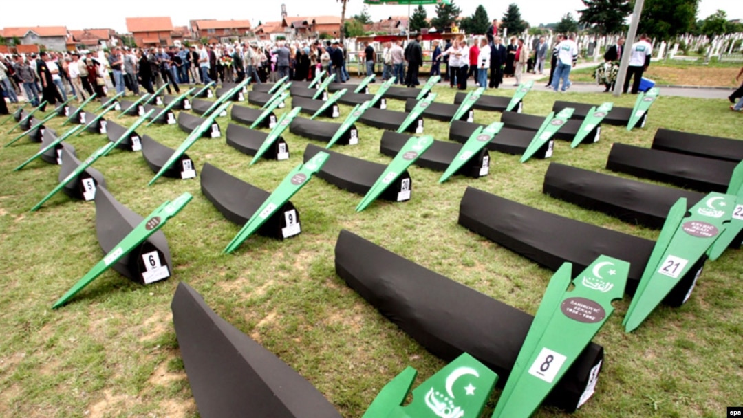 Brčko, 14. jun 2008: sahrana 47 bosanskih Muslimana ubijenih od strane bosanskih Srba tokom rata 1992-1995.