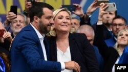 Салвини со лидерката на француската крајна десница Ле Пен.