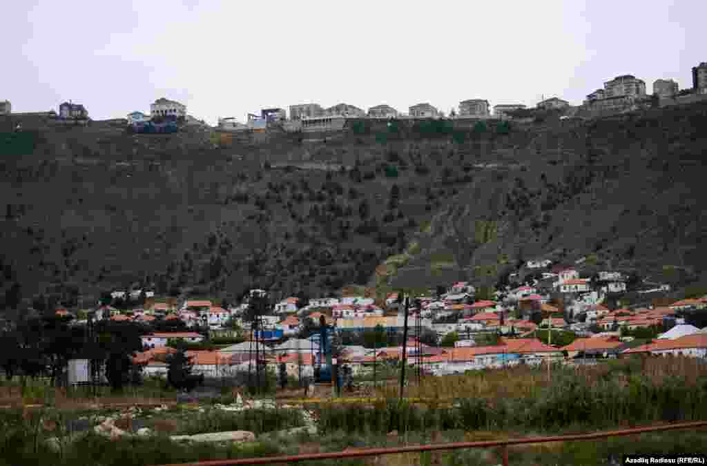 Bayıl 20-ci əsrin 50-60-cı illərində daha da genişlənməyə və sakinlərin sayı artmağa başlayıb. 