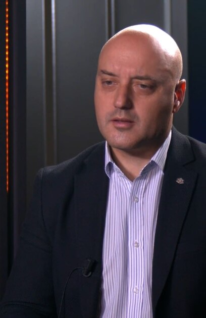 Снимка под герба или призовка за разследване Понякога изборът изглежда