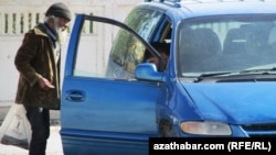 Aşgabatda dilegçileriň sany köpelýär.