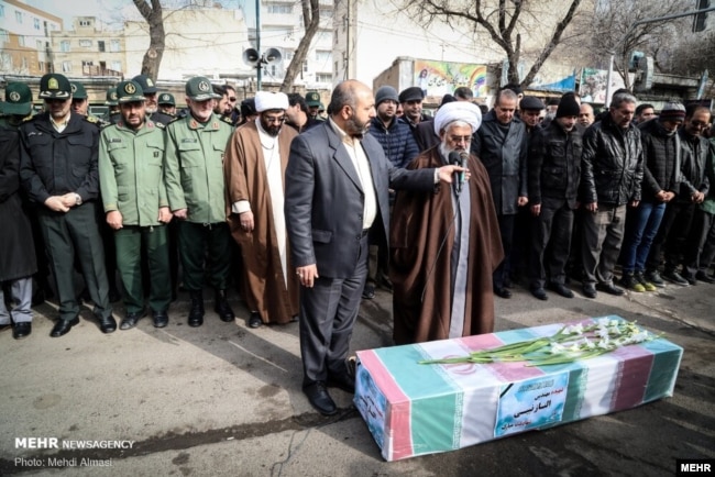 مقامات نظامی و رسمی زنجان مراسم خاکسپاری الناز نبیئی را مصادره کردند