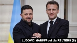 Președintele ucrainean Volodimir Zelenski și cel francez, Emmanuel Macron, într-o fotografie de arhivă. 