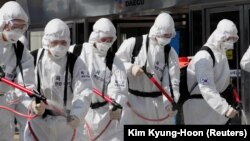 Дезінфекція вулиць у Південній Кореї. Хворі на коронавірус виявлені вже в понад 60 країнах світу