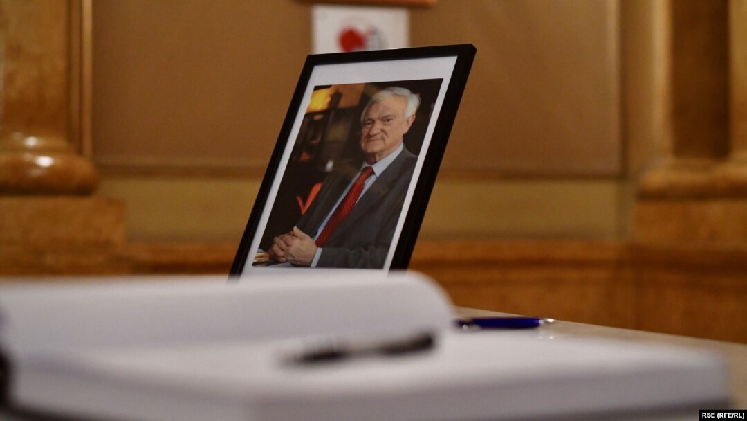 Komemoracija povodom smrti izvršnog direktora Udruženja "Obrazovanje gradi BiH", 13. april, Narodno pozorište, Sarajevo