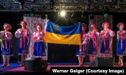 Український ансамбль народного танцю «Голубка»