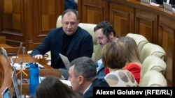 Deputatul Denis Ulanov, la una dintre ședințele Parlamentului, februarie 2025.