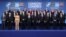 رهبران کشورهای عضو ناتو در کنار دبیرکل این پیمان ینس استولتنبرگ، در لندن؛ ۱۳ آذر