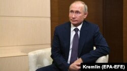 "[A] country in a difficult position, a country on the brink of hostilities, must not allow internal political decisions...to be made on the street,” Russian President Vladimir Putin said on November 17.