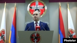 Armenia - Armen Ashotian, a deputy chairman of the ruling Republican Party of Armenia, holds a news conference in Yerevan, 13Jul2016.