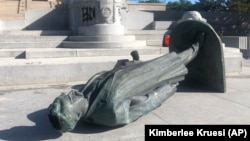 У світі зносять пам’ятники слідом за антирасистськими демонстраціями – фоторепортаж