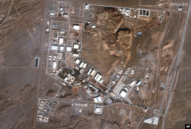 Ky imazh satelitor, i ofruar nga Maxar Technologies, tregon impiantin bërthamor të Natanzit në Iran më 24 janar.