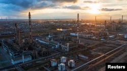 Нефтеперерабатывающий завода "Лукойла" в Волгограде. Иллюстративная фотография