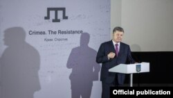 Президент України Петро Порошенко на презентації фільму «Крим. Спротив», липень 2016 року