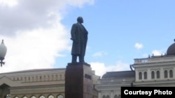 Lenin statue in central Kazan