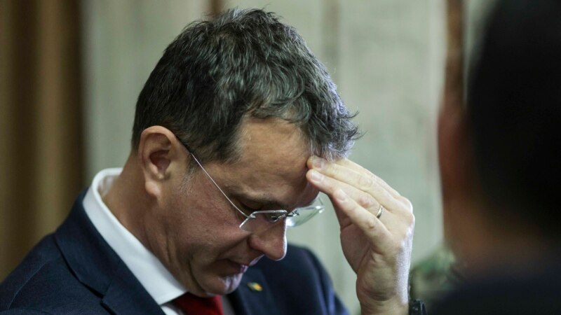 Guvernul Bolojan pierde al doilea vicepremier în cinci luni. Cine va resimți demisia lui Moșteanu de la Apărare