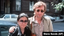 Џон Ленон и Јоко Оно во Њујорк во 1980 година