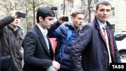 Lukoil vitse-prezidentinin oğlu Ruslan Shamsuarov (soldan ikinci), 