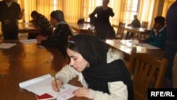 په کابل کې د کانکور آزموینې یوه ګډون کوونکې
