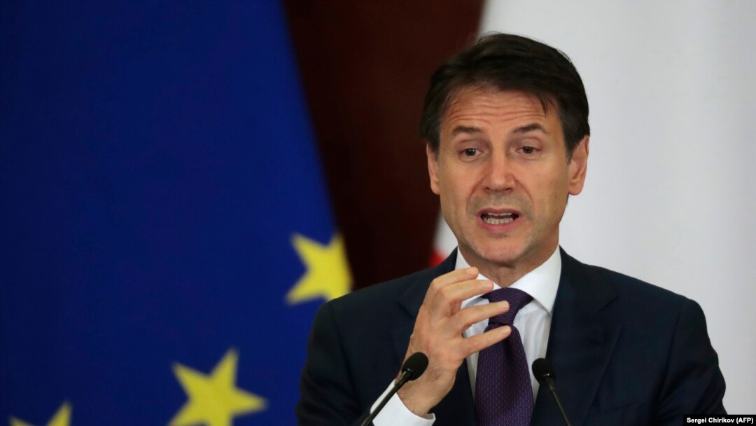 "Zajedno ćemo uspeti", poručio je Konte u poruci na Fejsbuku. 