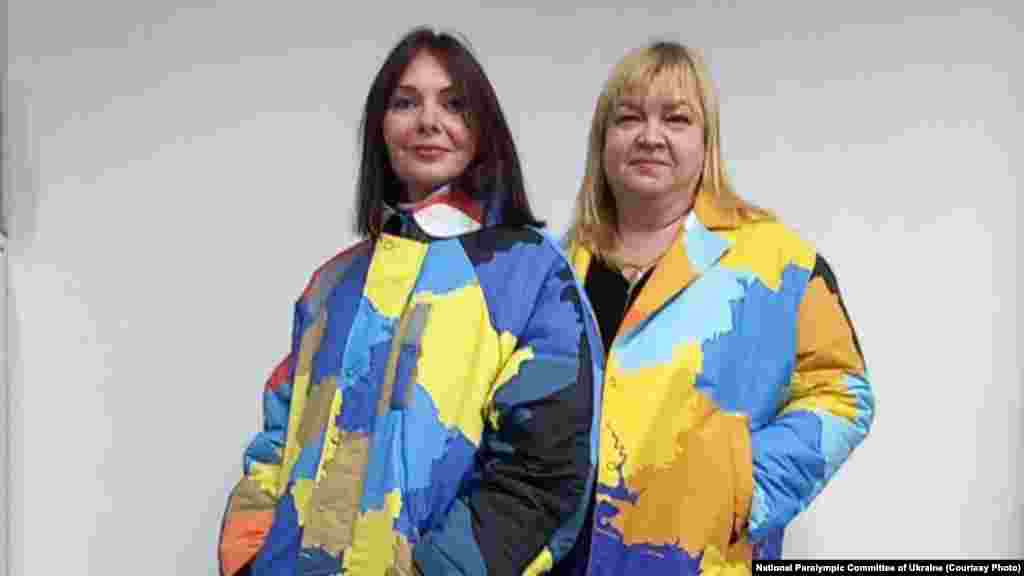 Перед стартом Паралімпіади МПК заборонив збірній України використовувати на Паралімпіаді комплект парадної форми (на фото) із зображенням міжнародно визнаної території української держави, розповів президент Національного паралімпійського комітету України Валерій Сушкевич в інтерв’ю агенції «Укрінформ».«Міжнародний Паралімпійський комітет сказав: «Ні, ні, ні – так не піде!» Мовляв, ця форма політична. І сказали, що ніхто не допустить, щоб ми вийшли в такій формі», – розповів Сушкевич