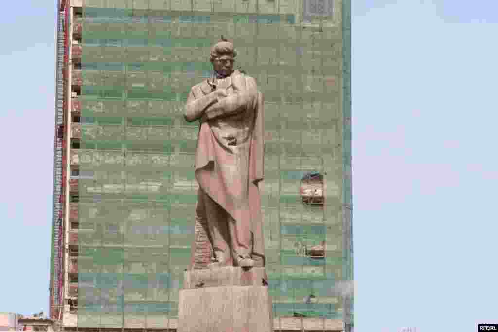 Bakı heykəllərinin ürəyindən nə keçir? #19