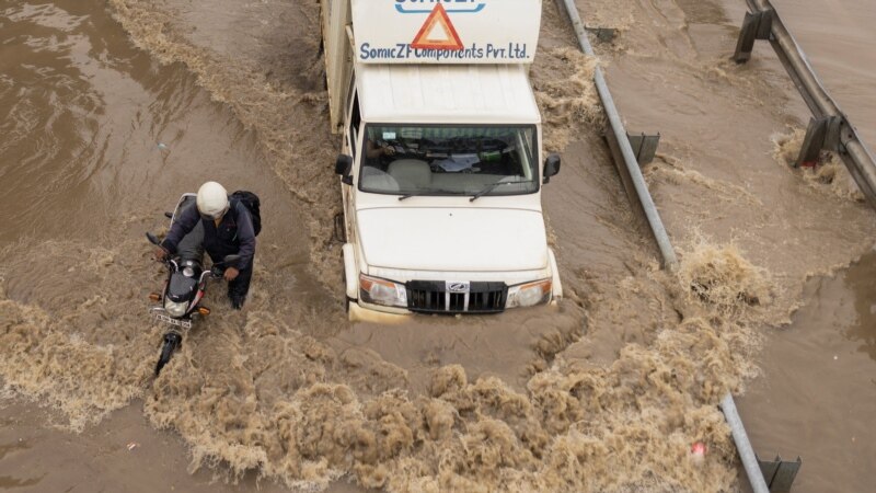 U jakim kišama i udarima groma u Indiji stradalo najmanje 36 ljudi