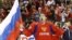 Квебек. Российский нападающий Александр Овечкин радуется выигрышу своей команды в матче с канадцами. 18 мая 2008