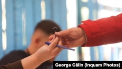 Pe 11 noiembrie începe depunerea candidaturilor pentru funcțiile de primar în 12 localități din țară.