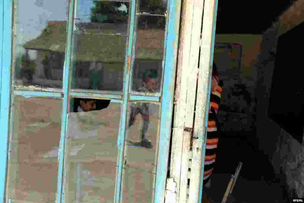 Ucqarlarda bəzi məktəblər #20