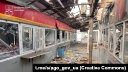 Ринок у Нікополі після російського удару 4 квітня 2026 року