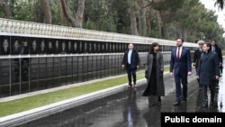 C.D.Vens Şəhidlər xiyabanında